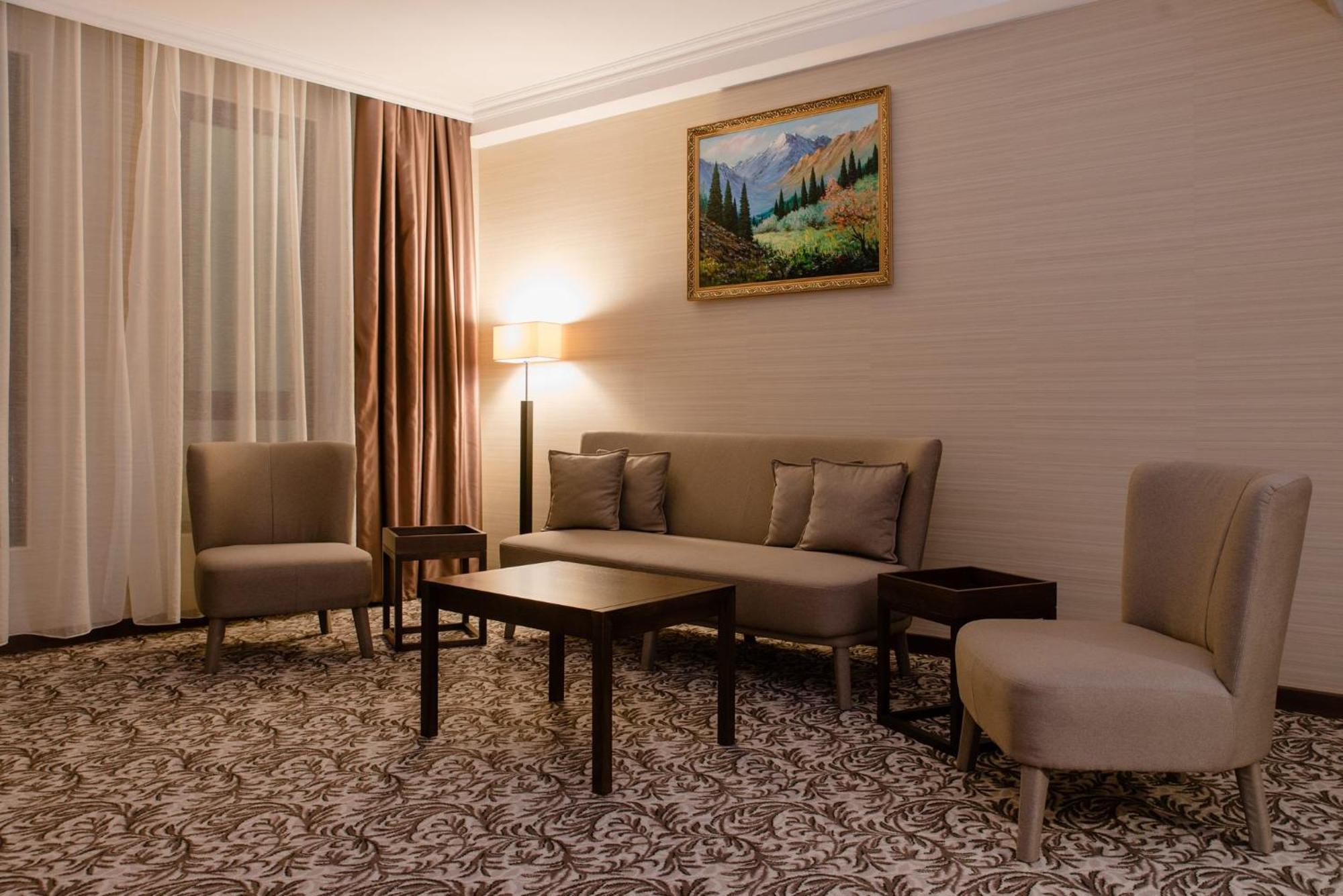 Holiday Inn Aktau By Ihg Dış mekan fotoğraf