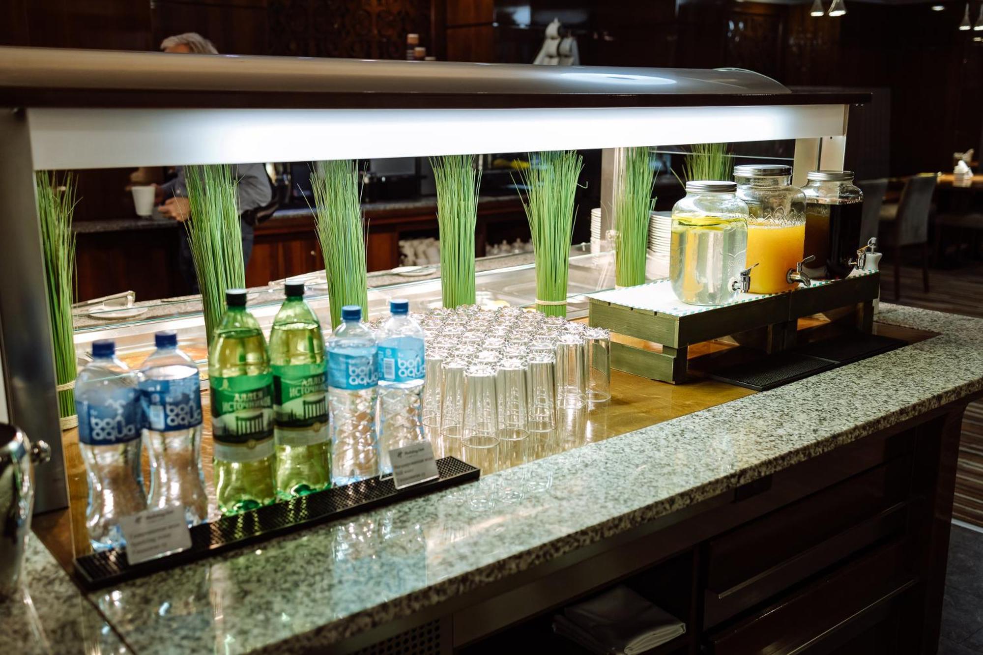 Holiday Inn Aktau By Ihg Dış mekan fotoğraf