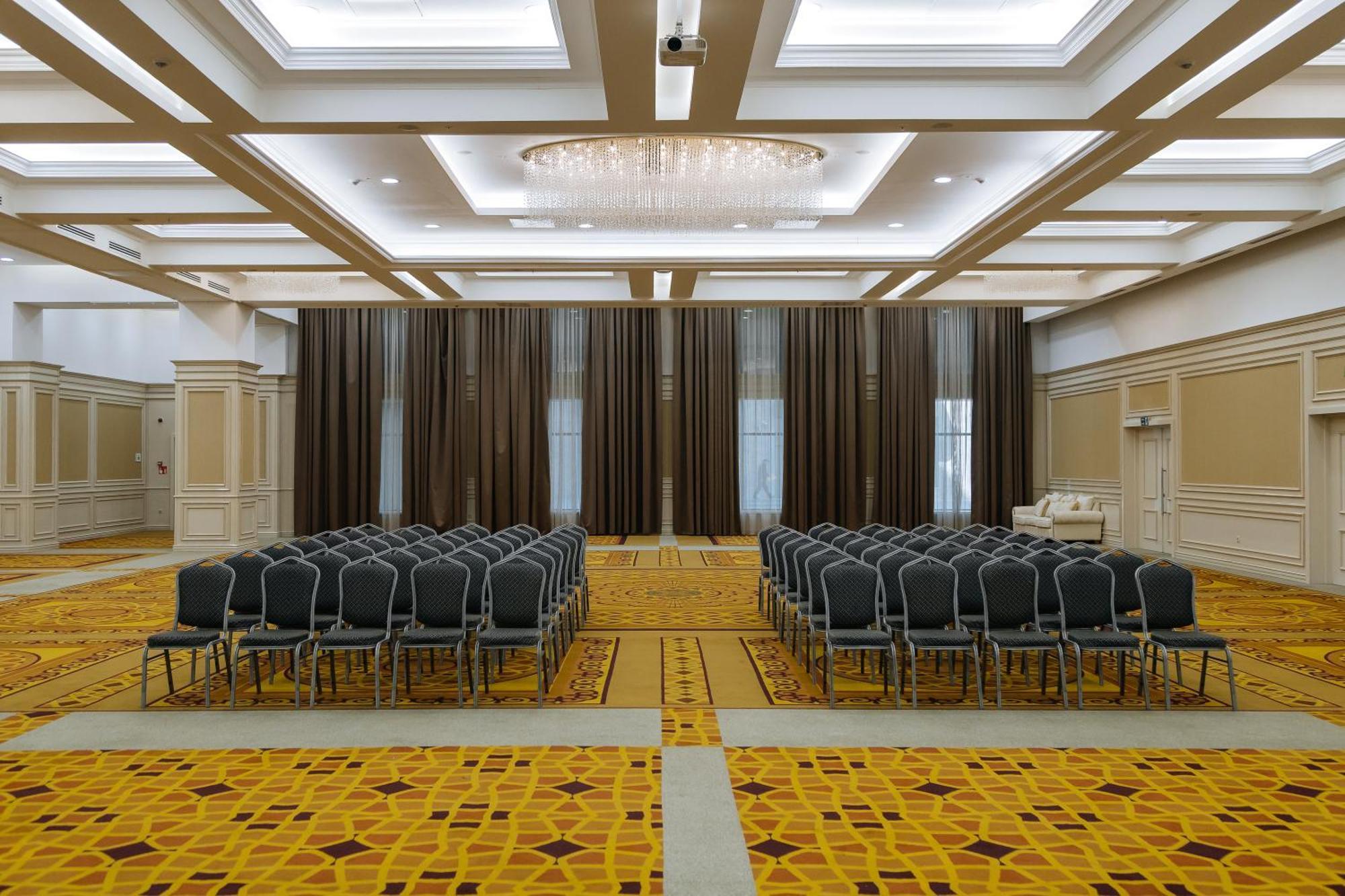 Holiday Inn Aktau By Ihg Dış mekan fotoğraf