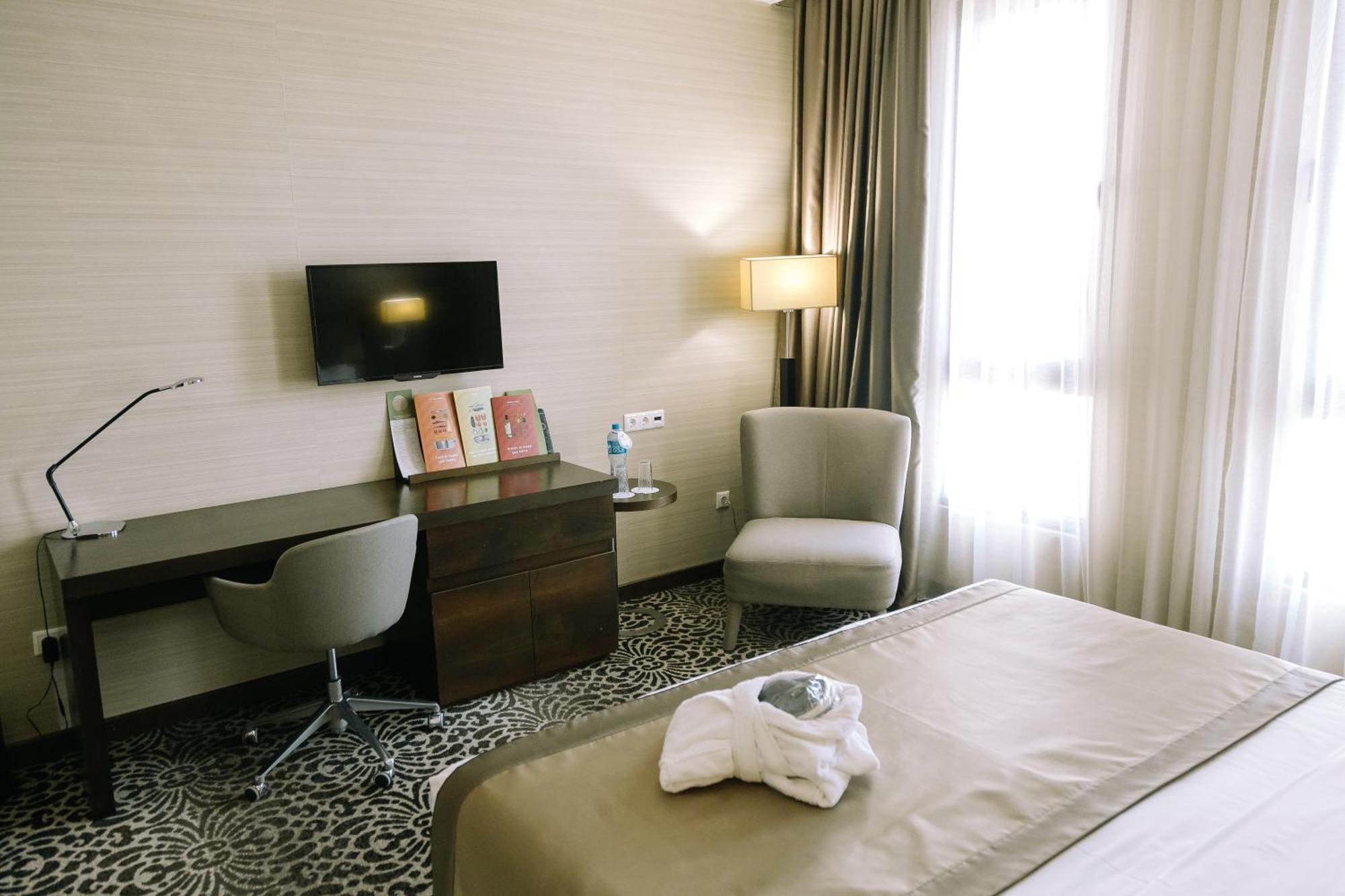 Holiday Inn Aktau By Ihg Dış mekan fotoğraf