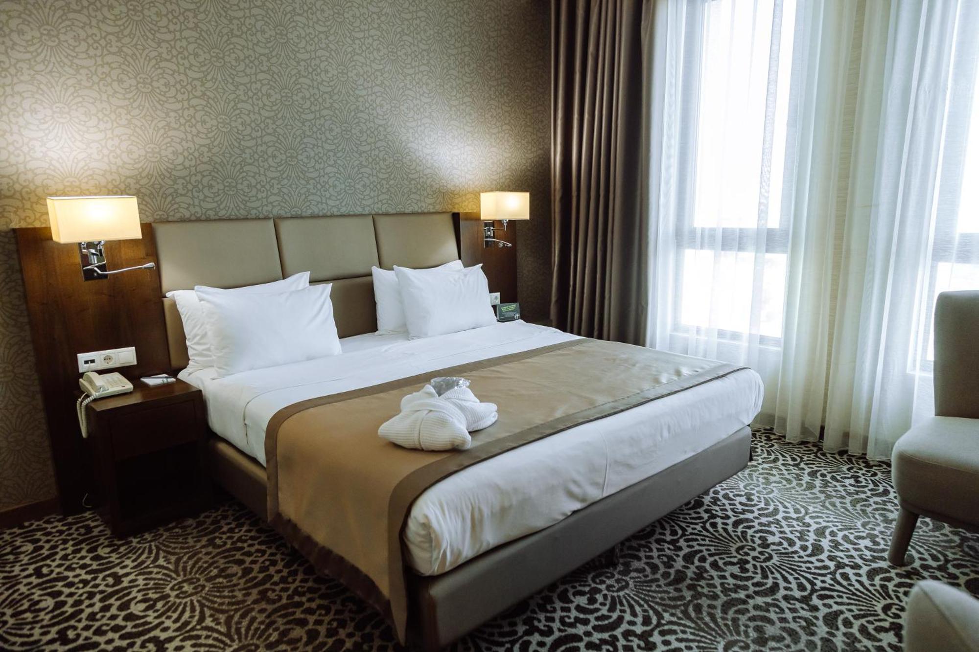 Holiday Inn Aktau By Ihg Dış mekan fotoğraf