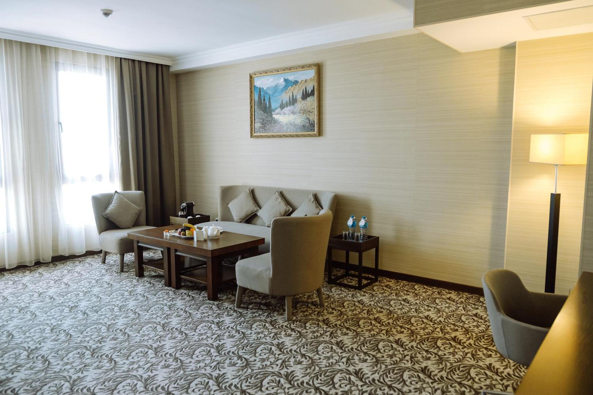 Holiday Inn Aktau By Ihg Dış mekan fotoğraf